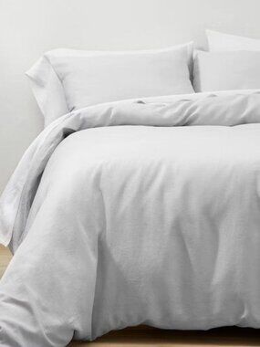 Casaluna Full/Queen Light Grey Linen Duvet Cover & Sham Set. 2 Standard Shams